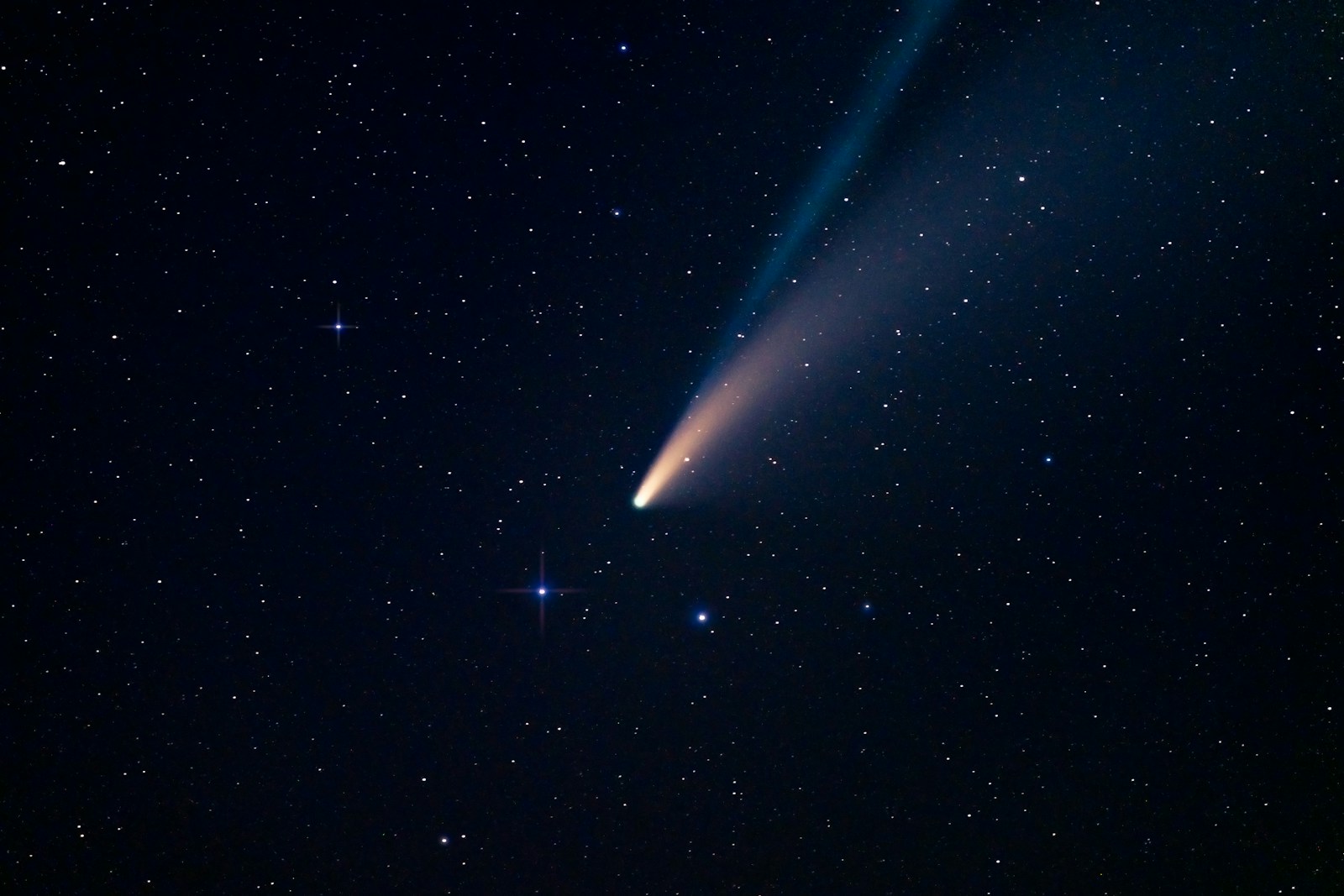 Read more about the article Comet 3I Atlas: The Interstellar Visitor That Left Earth in Awe